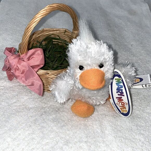 Mary Meyer Duckling With Basket And Grass 5" Duckling With Woven Basket - Picture 11 of 12